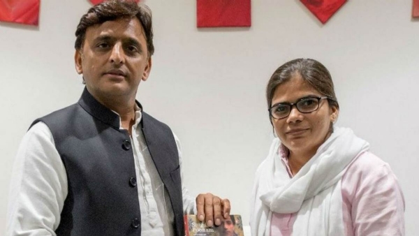 Expelled spokeswoman Richa opens front against SP