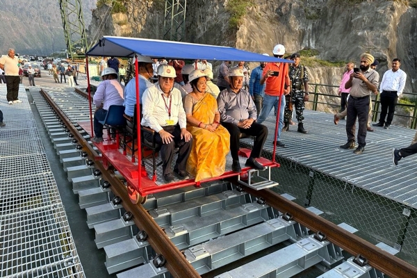 Track linking work on Chenab Bridge completed