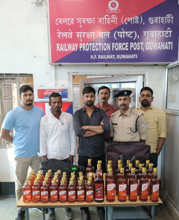 Image of the RPF recovered narcotics with peddlers.