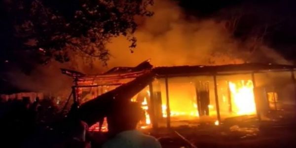 Kamalpur: Massive fire burns house