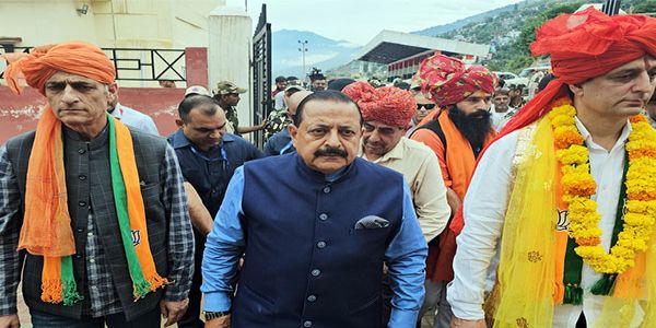 Union Minister chairs DISHA meeting; Reviews ongoing projects in Kishtwar