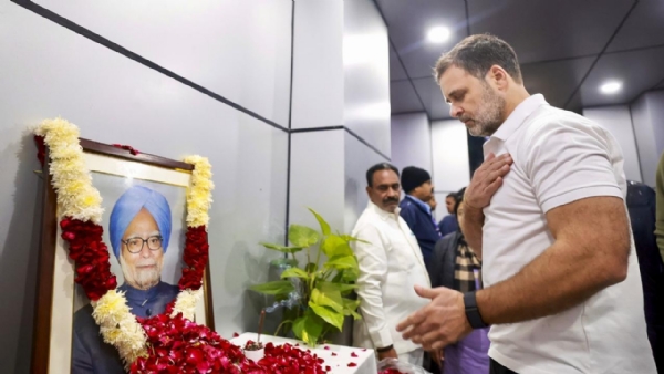 Congress Leaders Pay Tribute to Manmohan Singh at AICC Headquarters