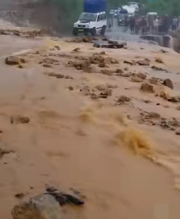 Massive landslide on Guwahati-Silchar road in Meghalaya