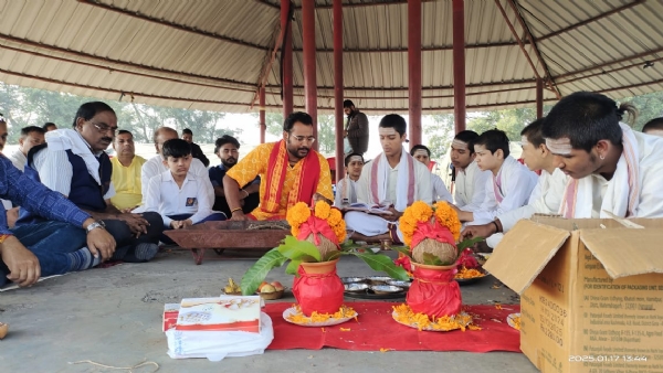 समुत्कर्ष महाशिविर हेतु सरूसजाई स्टेडियम में भूमि पूजन की तस्वीर।