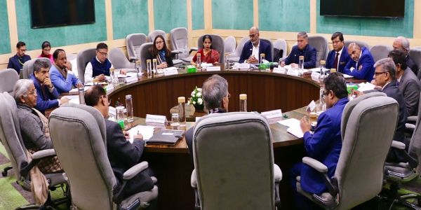 FM holds pre-budget meeting with market experts