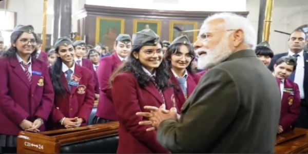 PM Modi reiterates commitment to empower girls on National Girl Child Day