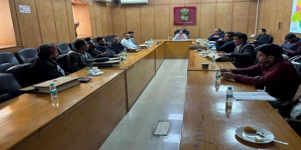 CEO holds meeting with political parties to ensure fair elections