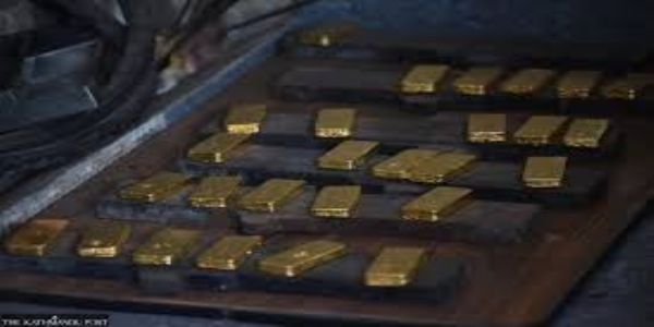 Gold shines in bullion market, no change in silver price