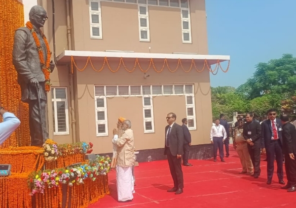 Vice President C. P. Radhakrishnan Pays Tribute to Loknayak Jayaprakash Narayan at Sitab Diara in Bihar