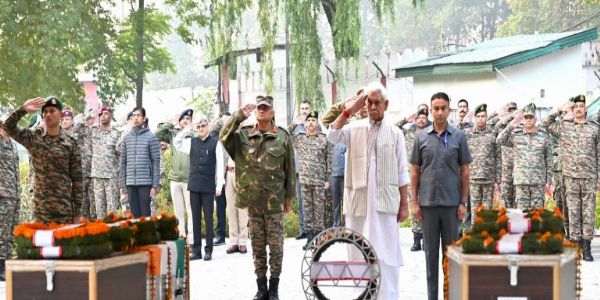 LG Sinha Pays Tribute To 2 Soldiers Who Died Battling Extreme Weather During Kokernag Operation