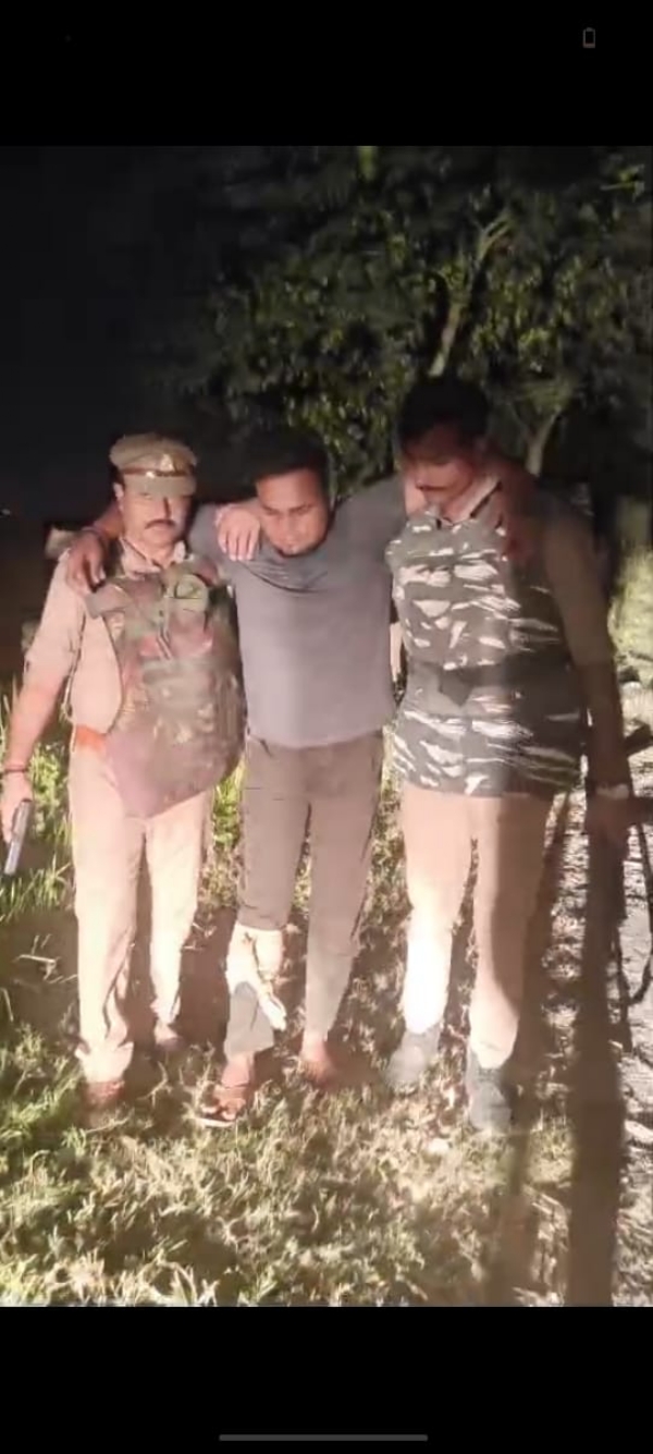 2 murder suspects shot & arrested in UP