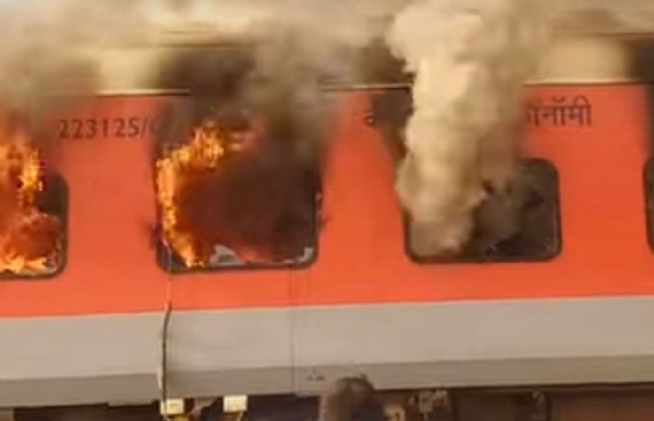 Fire Engulfs Garib Rath Coach in Punjab; Passengers Escape Unhurt