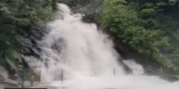 Courtallam Falls Bathing Ban Extended for Fourth Day Amid Persistent Strong Water Flow