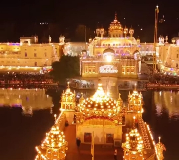 Amritsar Shines with Unity as City Celebrates Bandi Chhor Divas and Diwali