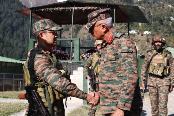 GOC Rising Star Corps Reviews Operational Preparedness Of Troops In J&K’s Kathua