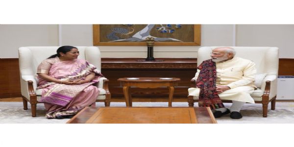 Delhi Chief Minister Rekha Gupta Meets PM Modi, Extends Diwali Greetings