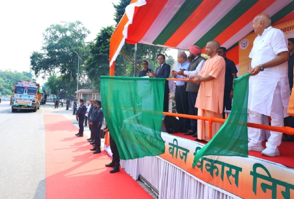 Flags off vehicles carrying 1000 quintals of wheat seeds to Punjab