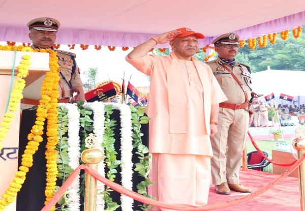 Chief Minister Yogi Adityanath paid homage to the brave martyrs of the state police at the Police Memorial Day ceremony