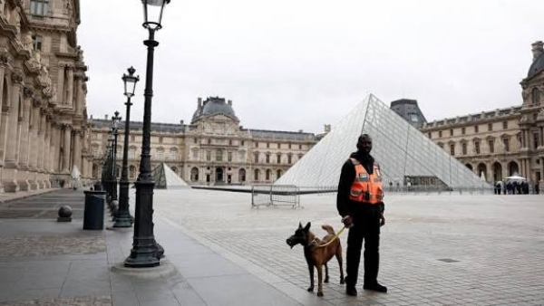Louvre Museum
