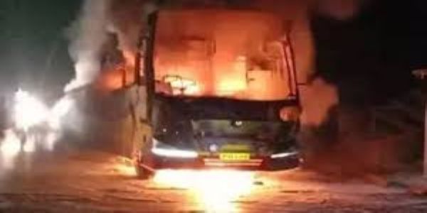 Deadly Blaze on Hyderabad–Bengaluru Route: Bike Collision Sparks Massive Bus Fire