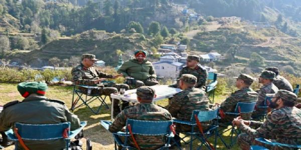 White Knight Corps Commander Assesses Security Mechanism In J&K’s Udhampur