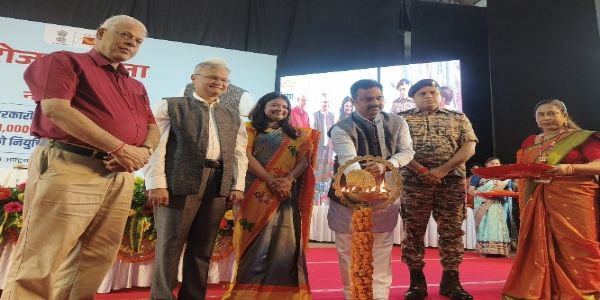 Union MoS Development Kamlesh Paswan inaugurates Rozgar Mela in BHU