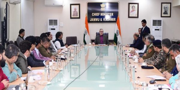 CM Omar Abdullah Reviews Arrangements For Darbar Move