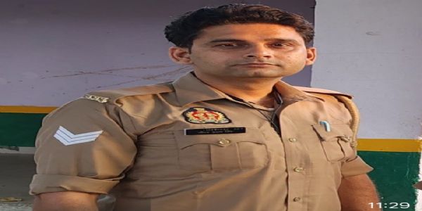 UP Police car collides with parked truck; 2 including cop killed, 5 others injured