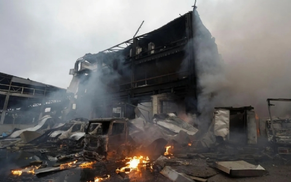 Deadly Russian Drone Barrage Strikes Kyiv, Killing Three and Injuring Dozens Deadly Russian Drone Barrage Strikes Kyiv, Killing Three and Injuring Dozens