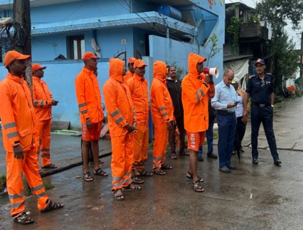 Severe Cyclone Montha Triggers NDRF Deployment Across Coastal States Severe Cyclone Montha Triggers NDRF Deployment Across Coastal States