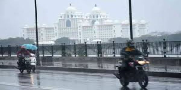 Red Alert Issued in Telangana as IMD Warns of Heavy Rain and Thunderstorms