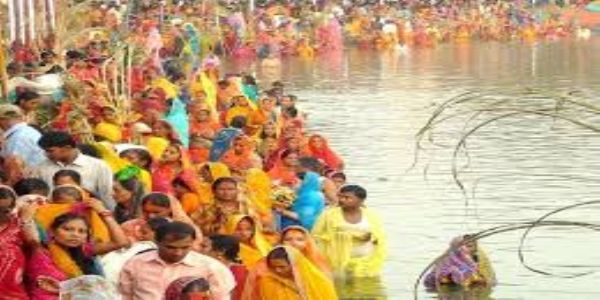 Ghats Glow with Devotion as Bihar Bids Farewell to Chhath Puja