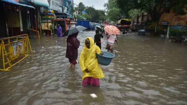 Cyclone Montha Continues to Bring Heavy Rain to Tiruvallur, Showers in Chennai and Neighbouring Districts