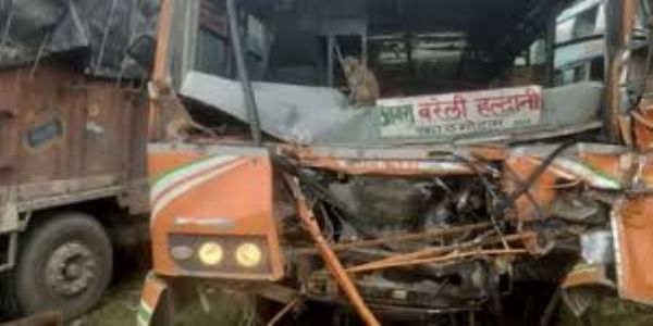 2 killed, score injured after bus hits stationary truck in UP