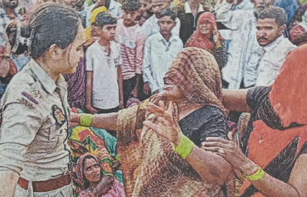 Dozen people who went to immerse Durga idols in Agra swept away in river, three died