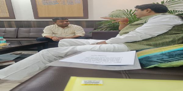 MP Ujjwal met DM drew blueprint for development