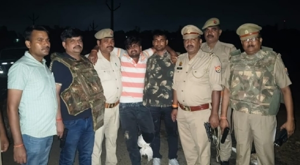 Cow smuggler carrying bounty of Rs. 50k shot & arrested in UP