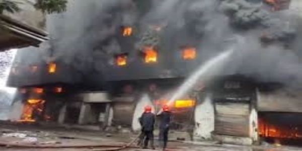 Massive Fire Erupts at Fireworks Shop Near Sivakasi, Tamil Nadu