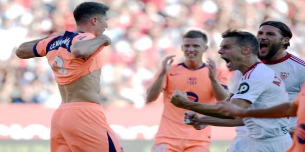 Sevilla Stuns Barcelona 4-1 to Halt Champions’ Winning Streak in La Liga
