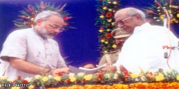 PM Modi Marks 25 Years in Government, Reaffirms Commitment to Developed India