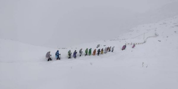 Snowfall Covers Uttarakhand’s Char Dham, Hemkund Sahib Trek Turns Difficult