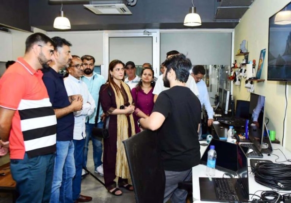 J&K journalists visit Mumbai Film City