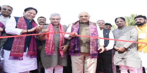 Ashwini Vaishnaw and Bhupendra Patel Inaugurate Trade Show and Exhibition at Vibrant Gujarat Regional Conference in Mehsana