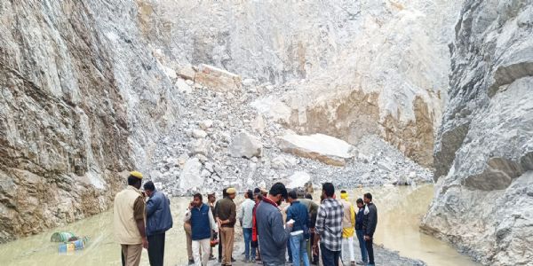 UP STONE QUARRY COLLAPSE RESCUE OP: Authorities race against time to poll out trapped labourers, amid further caving in, 2 bodies recovered