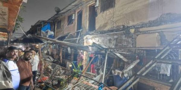 All 30 Trapped Residents Rescued After Thane Chawl Balcony Collapses