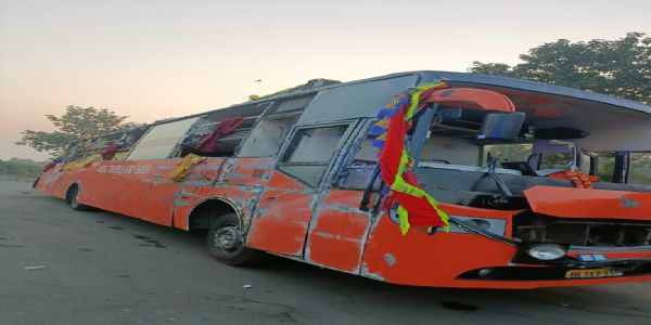 High-speed double-decker bus overturns, 3 killed, over 2 dozen injured in UP