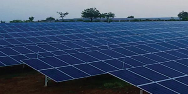 Emmvee Photovoltaic Falters on Market Debut, Slips into Red Territory