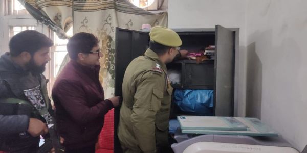 Kulgam Police Launches Locker Inspection Drive In Hospitals To Curb Misuse