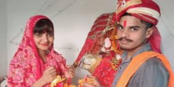Neha converts to Hinduism, marries boyfriend in temple; expresses threat to life