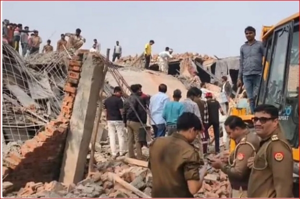 Dozen labourers rescued from debris during relief work Dozen labourers rescued from debris during relief work